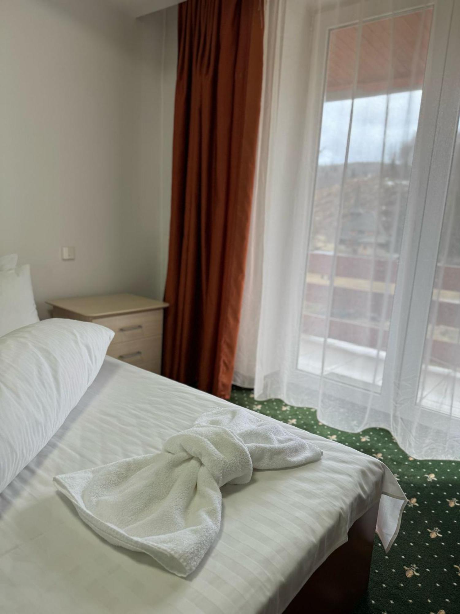 Hotel Iadolina Stana de Vale Luaran gambar