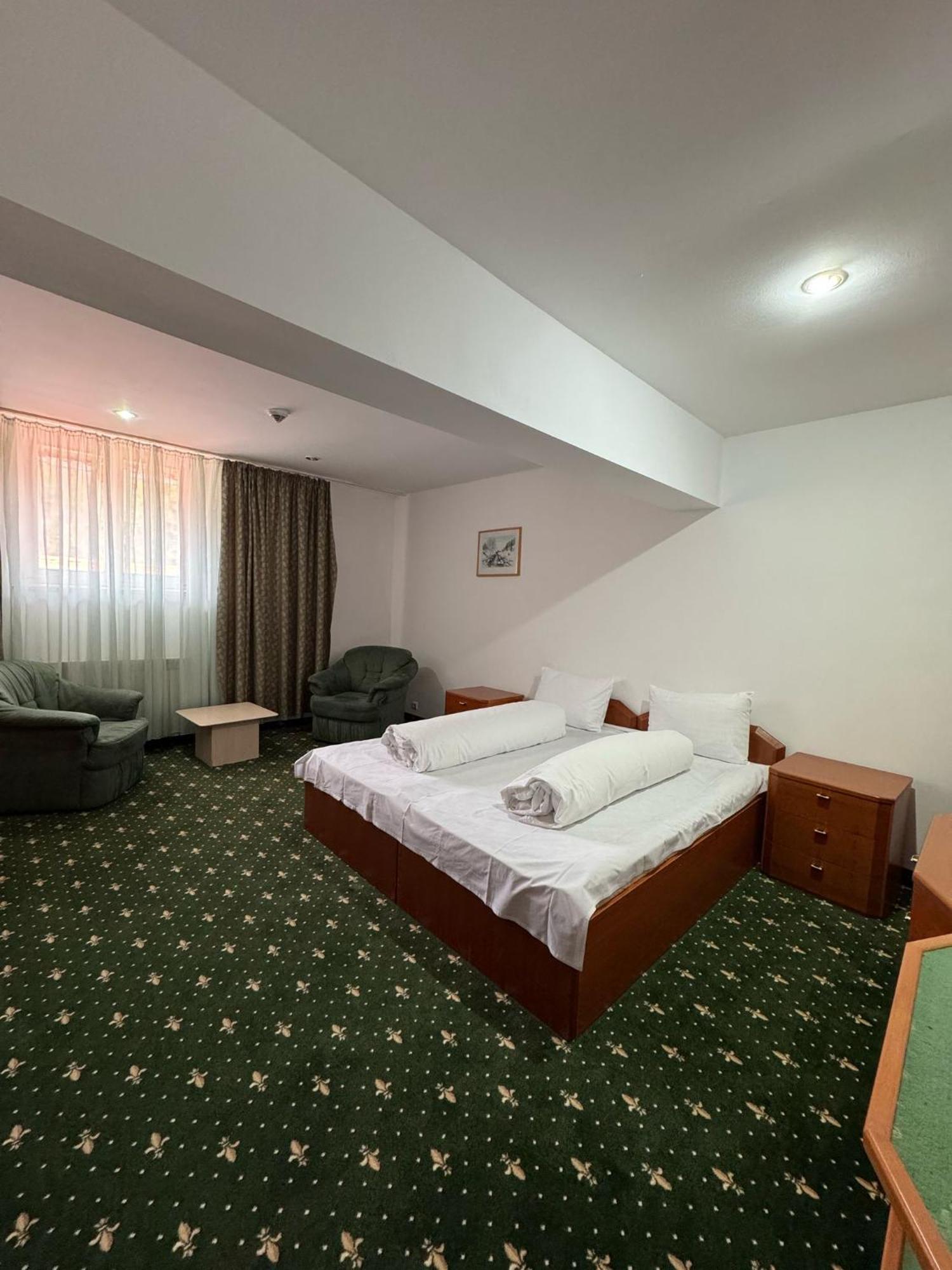 Hotel Iadolina Stana de Vale Luaran gambar